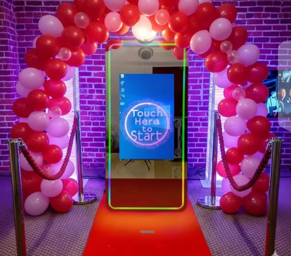 Mirrorbooth met een ballonnenboog